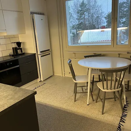 Rauhallinen 3 Huonetta Ja Keittioe * 바사