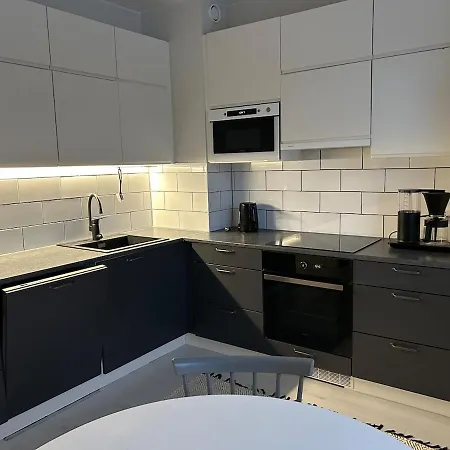 Rauhallinen 3 Huonetta Ja Keittioe 公寓