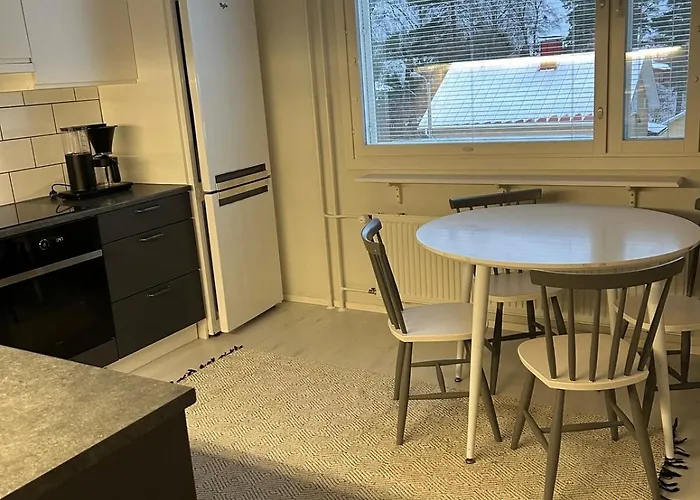 Rauhallinen 3 Huonetta Ja Keittioe * 瓦萨