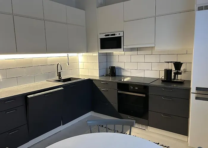 Rauhallinen 3 Huonetta Ja Keittioe 公寓